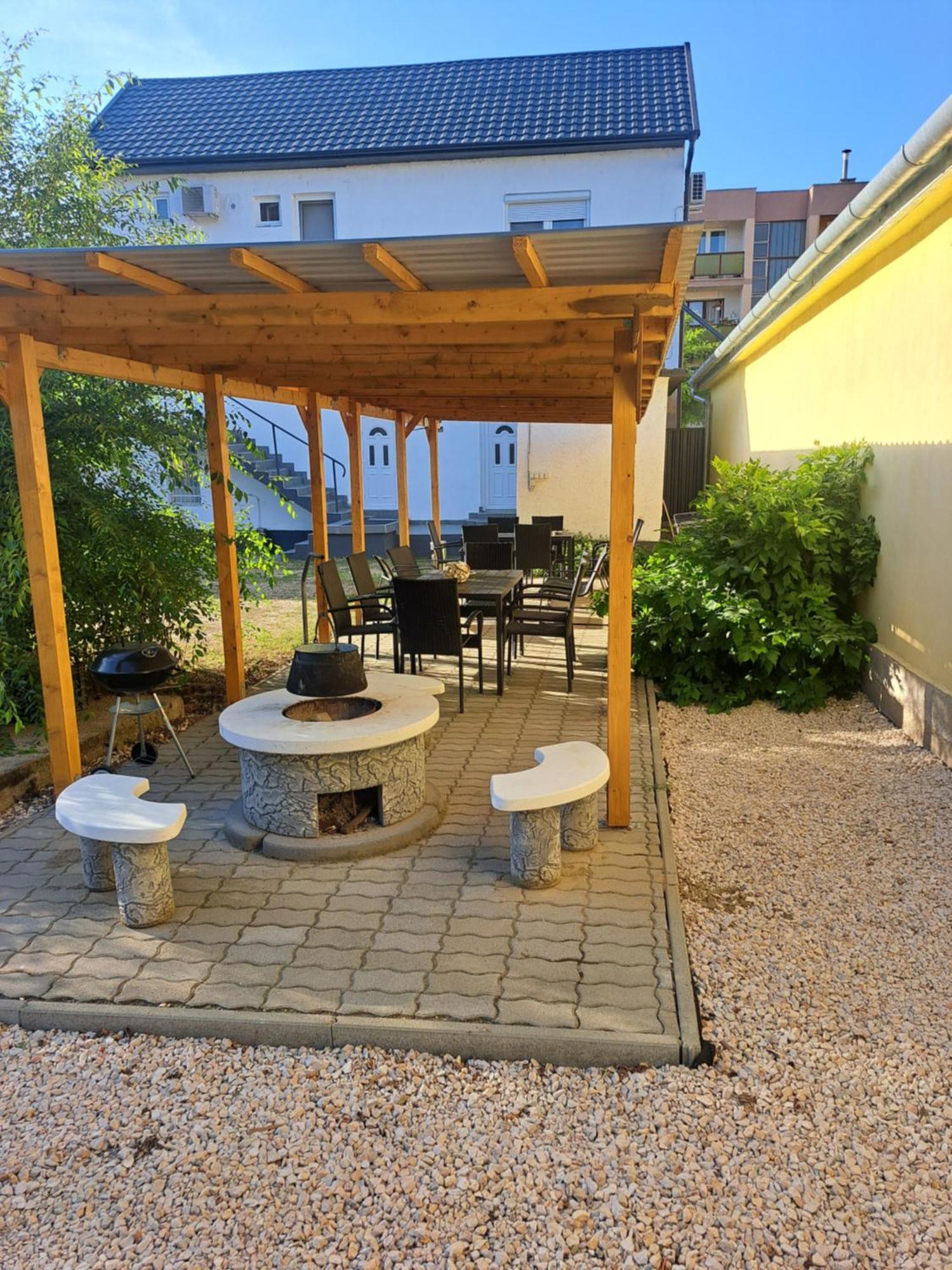 Belvárosi Lux Apartman Vasarosnameny Exterior foto